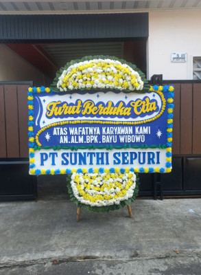 Papan Bunga Duka di Paal Merah